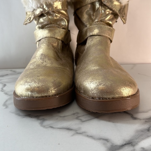 New- GUESS gold foil “look” boots - Picture 4 of 16